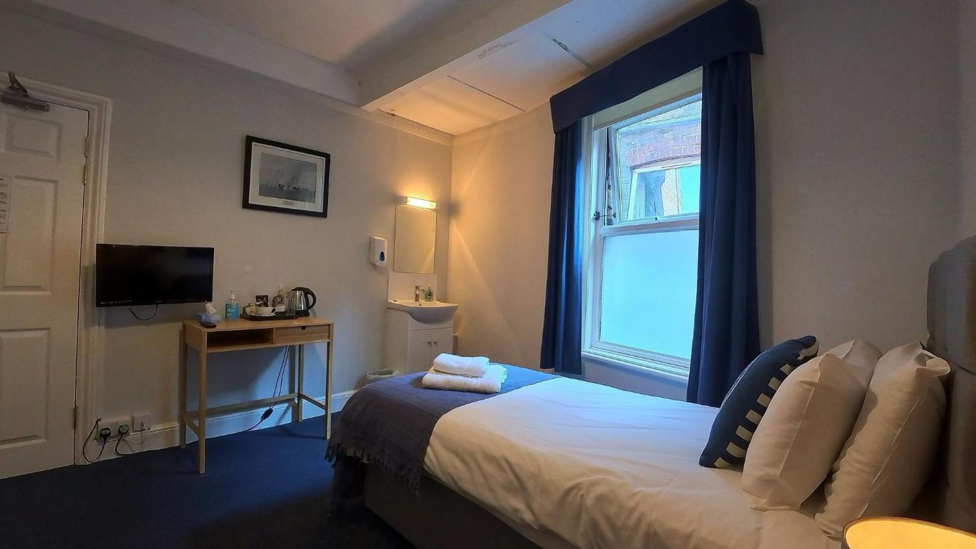 Royal Temple Yacht Club Hotel Ramsgate Exterior foto